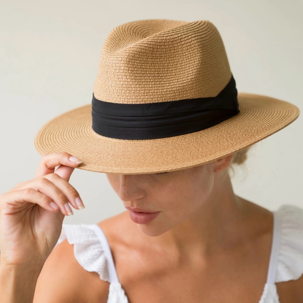 NWOT Stylish Tan Fedora with Black Band